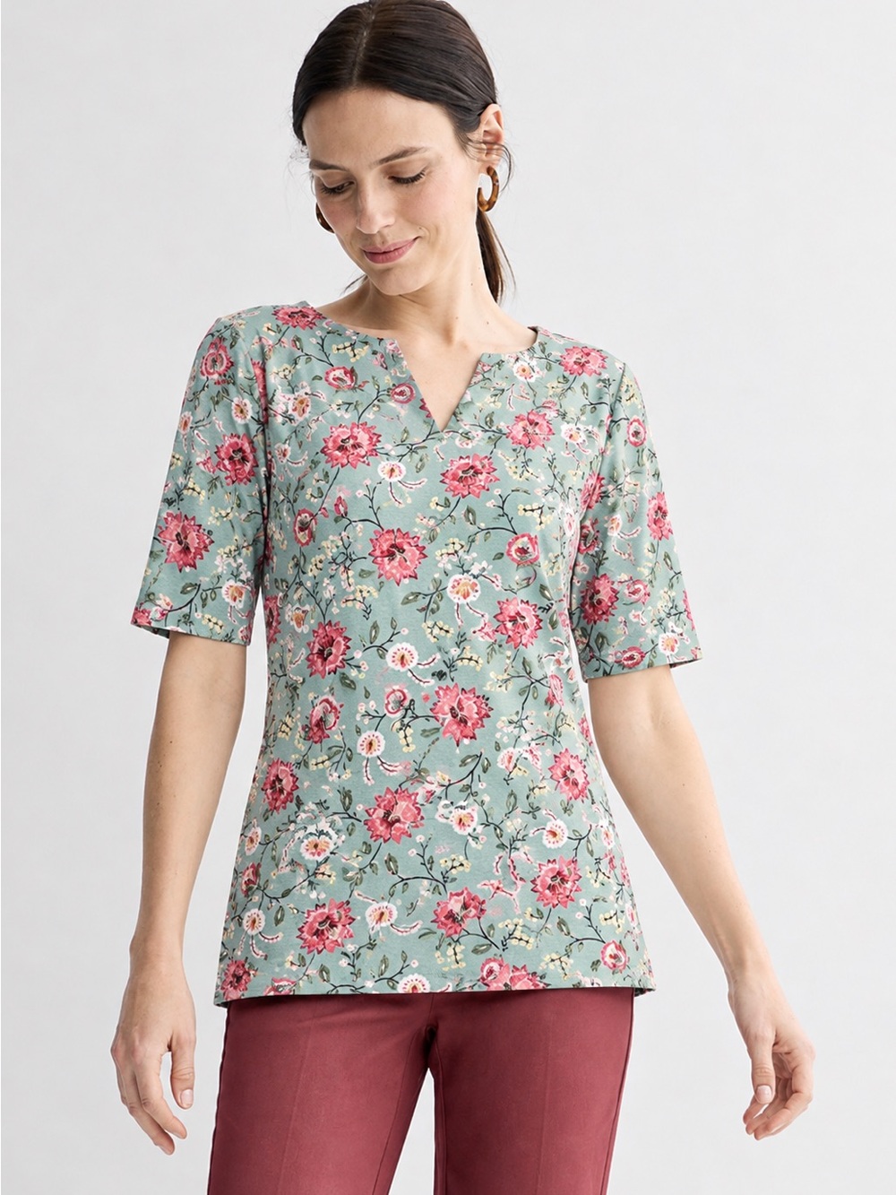 NWT Croft and Barrow Classic
Elbow-Sleeve Split Neck Tee